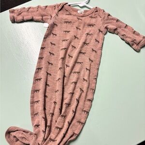 Kate Quinn sleep gown